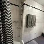 Apartment Mit Garten In Elberfeld- Zentral - Nespresso - Netflix