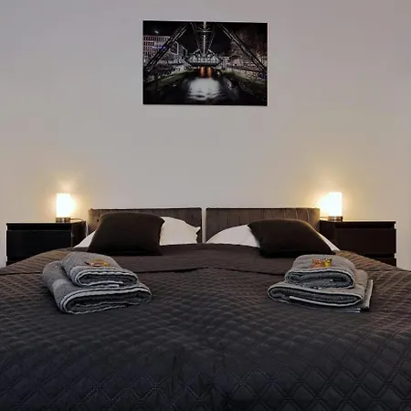 Mit Garten In Elberfeld- Zentral - Nespresso - Netflix 아파트