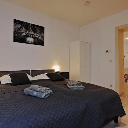 아파트 Mit Garten In Elberfeld- Zentral - Nespresso - Netflix *