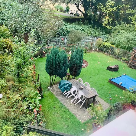 Mit Garten In Elberfeld- Zentral - Nespresso - Netflix