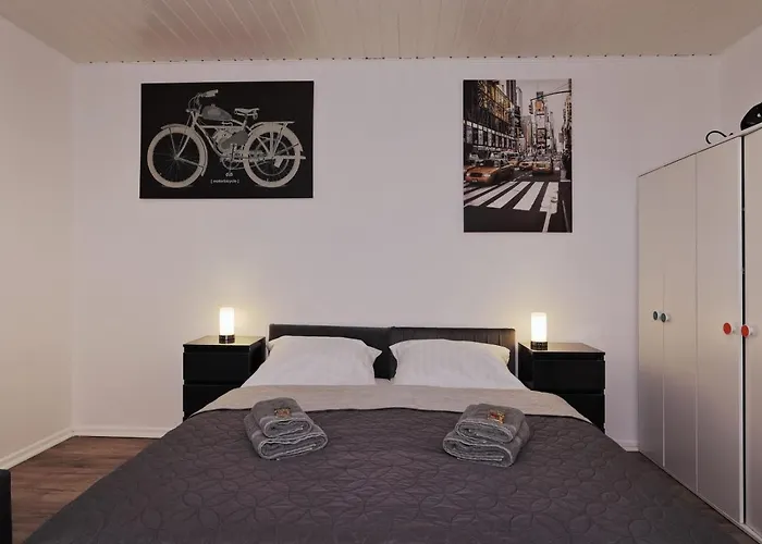 Mit Garten In Elberfeld- Zentral - Nespresso - Netflix 아파트